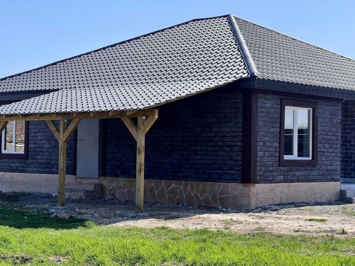 Микуличі, будинок з ремонтом та великою ділянкою - фото 1