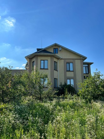 Просторий будинок 305 м² у котеджному містечку біля лісу - фото 1