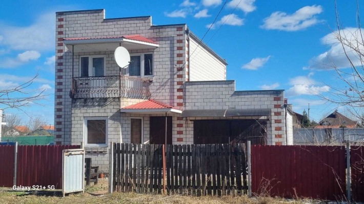 Продам 2 єт. дом 130 кв.м. в с. Осещина,8 соток земли - фото 1
