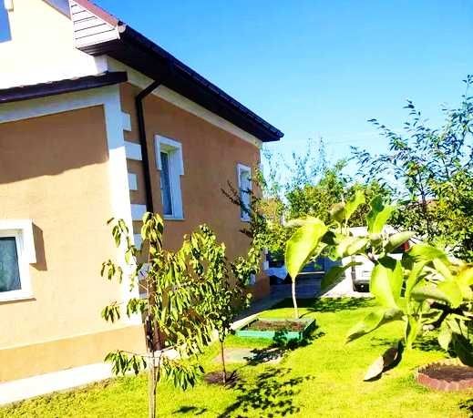 Продам будинок с.Рожни.Відкатні ворота,сад,газон,поруч ліс - фото 1