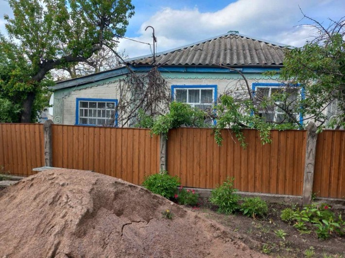 Продається житловий  будинок в м. Новоукраїнка, Кіровоградська обл. - фото 1