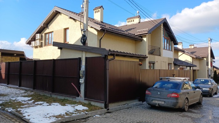 Двоповерховий будинок на Панській горі - фото 1
