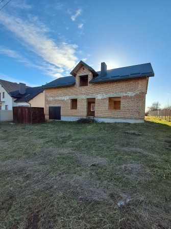 Продаж будинку з ділянкою в Пустомитах - фото 1