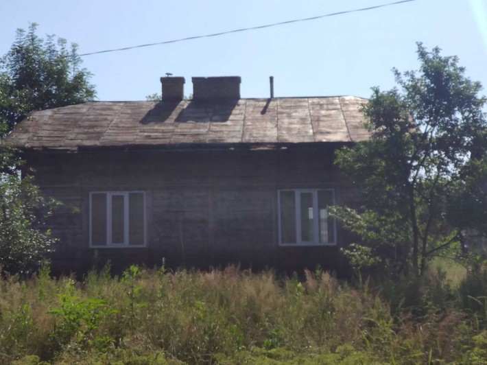 Будинок в Жовкві на 19-ти сотках - фото 1