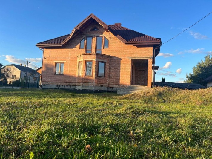 Продаж будинку в м. Жовква ( елітний р-н) 128000$ - фото 1