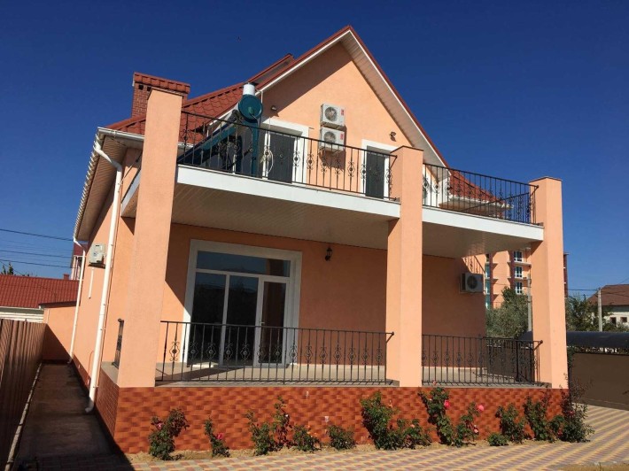 Продается двухэтажный дом на Каролино Бугазе - фото 1