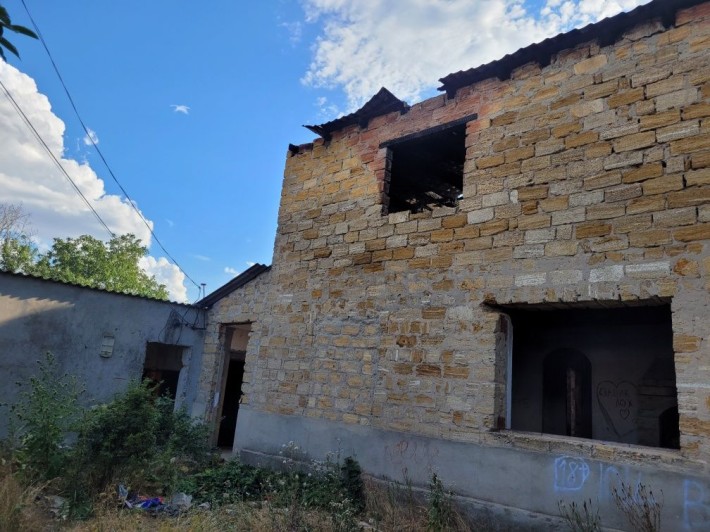 Продам 2 эт. коробку дома в центре Усатово. Близость Слободки. - фото 1