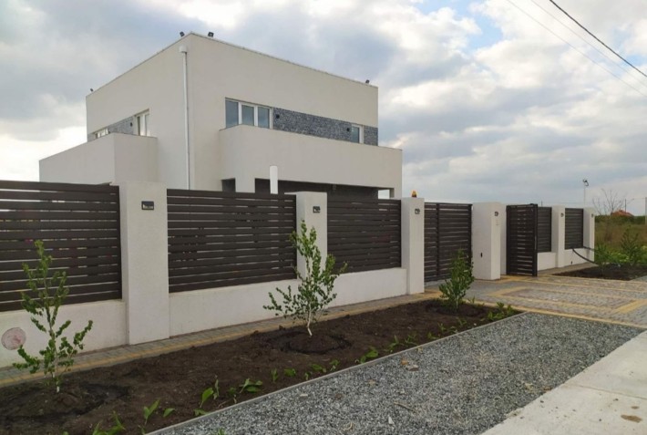 Продам новый дом в Молодёжном - фото 1