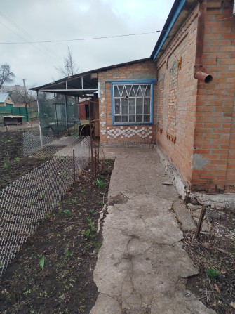 ПРОДАМ ДІМ в центрі 1хв до АТБ - фото 1