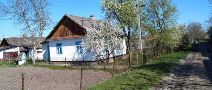 Продам будинок в м. Острог - фото 1