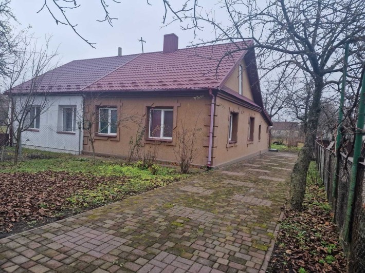 Продам частину будинку в радивилові - фото 1