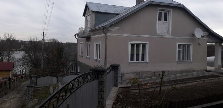 Житловий будинок з присадибно. ділянкою: Збараж, вул. Богуна 4 - фото 1