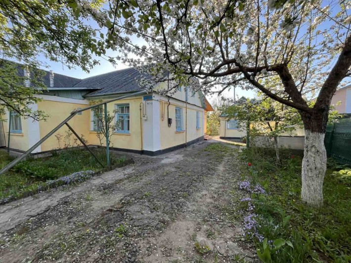 Продам будинок в центрі міста - фото 1