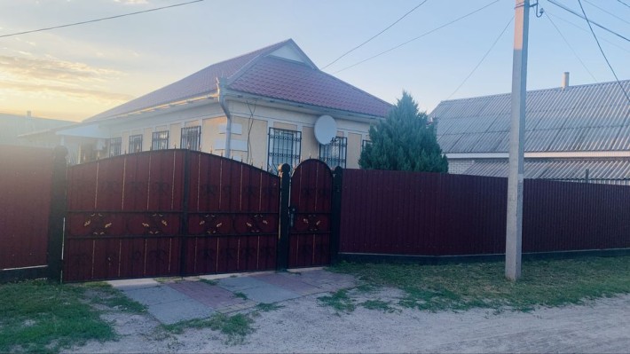 Ексклюзивний будинок в центрі села - фото 1