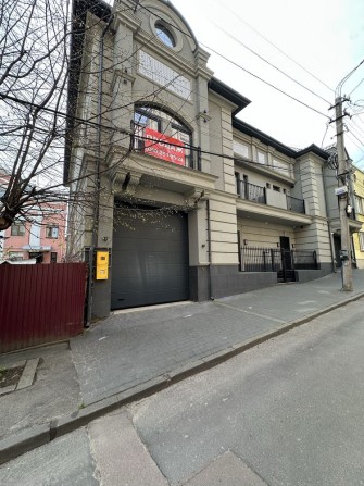 Продаж будинку  біля Кобилянської - фото 1