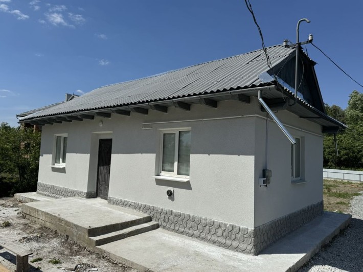 Продам під єВІДНОВЛЕННЯ Будинок в с Лужани + 15 сотих  приват. Землі - фото 1