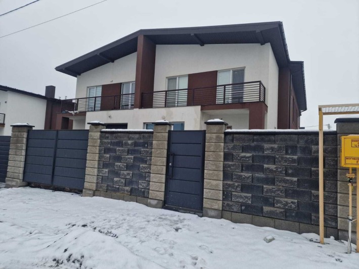 Продам котедж р-н 3 поліклінік. Можливий частковий обмін на автомобіль - фото 1