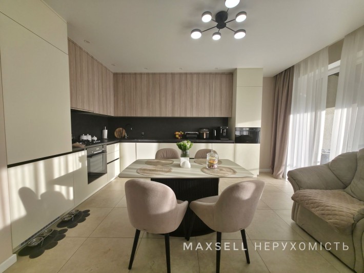 Продам будинок з новим сучасним ремонтом - фото 1