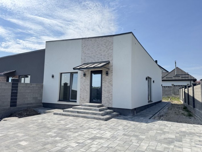 Продам котедж готовий під ремонт з ділянкою 3,3 сот - фото 1