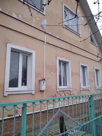 Двоповерховий будинок на вул Роменській - фото 1