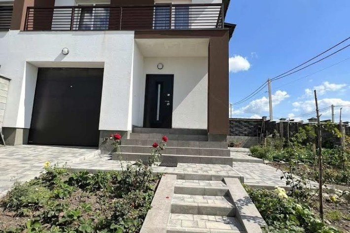 Продам котедж з ремонтом та гаражем.в масиві Макарова. Газове опаленн - фото 1