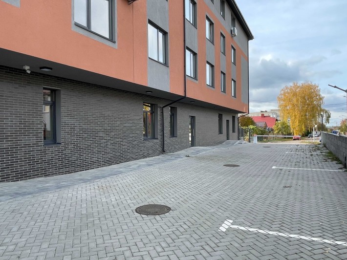 Продам комерцію з парковкою. Клубний будинок. 12-Школа 1100$ за м² - фото 1