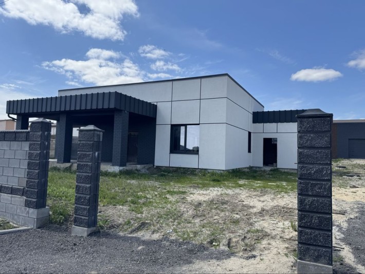 Продам будинок з міськими комунікаціями та газом+ділянка 5 сот - фото 1