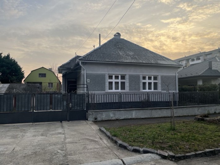 Продаж будинку в центрі міста Ужгород - фото 1