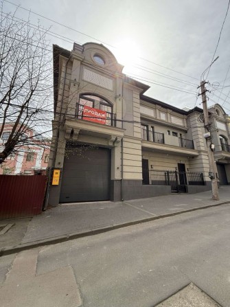 Продам булинок VIP-класу біля Кобилянської - фото 1
