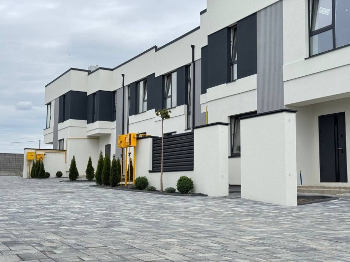 Продаж ексклюзивного котеджу з міськими комунікаціями на Щасливому! - фото 1