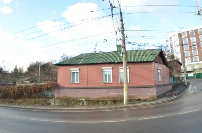 Будинок з приватизованою землею у центрі Чернігова - фото 1