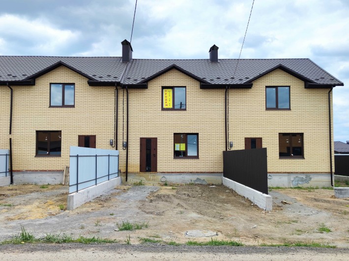 продам готовий таунхаус 105 м2 з великою ділянкою - фото 1