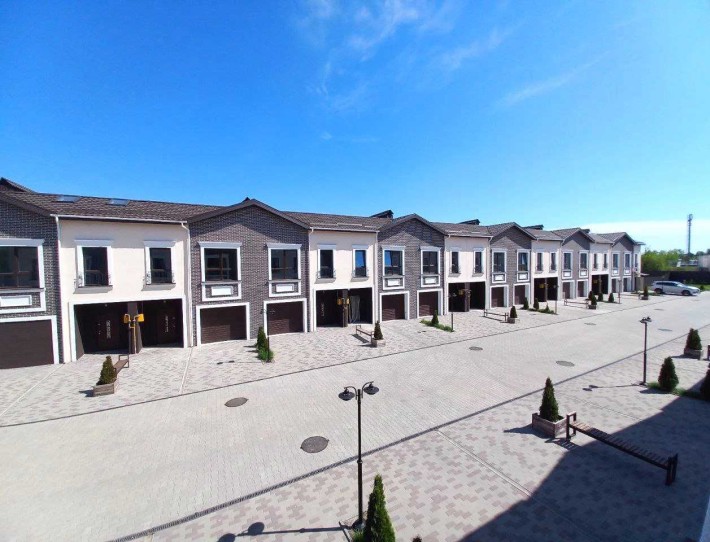 Продам двоповерховий будинок в  котетжному містечку - фото 1