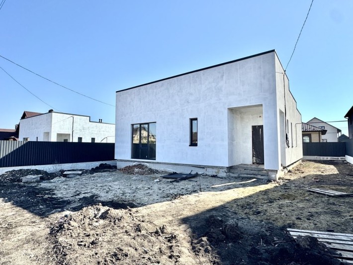 Одноповерховий будинок в стилі хай-тек три кімнати - фото 1