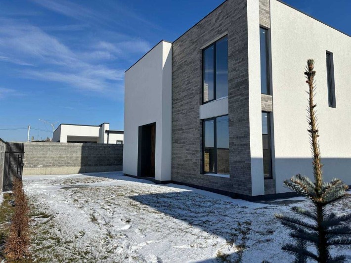Продам просторий 2 поверховий будинок, район новобудов Грін Хілз. - фото 1