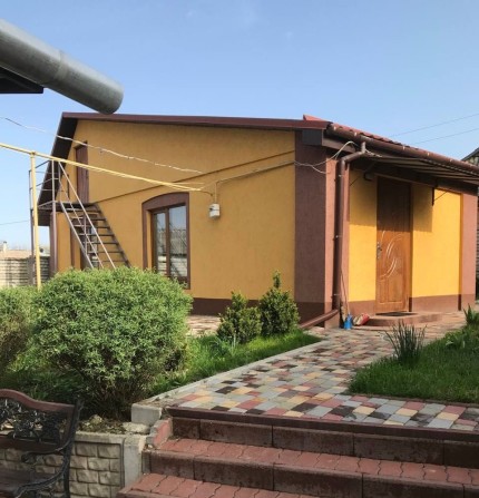 Продається Два Будинка в Місті! - фото 1
