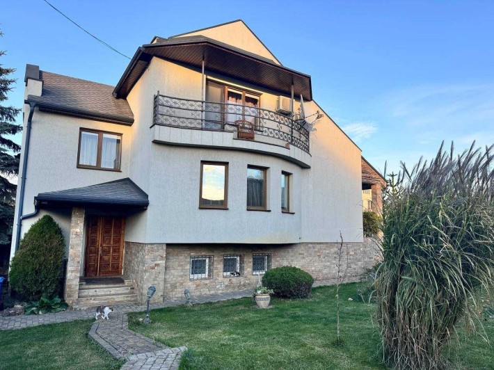 Продам житловий будинок у престижному районі м. Ужгород. - фото 1