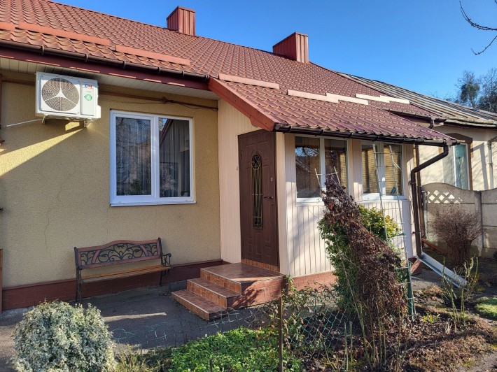 Продам частину будинку в центрі міста район Покровського собору - фото 1
