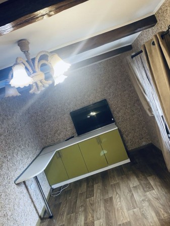 Частина будинку в гарному стані в місті - фото 1