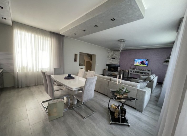 Продаж шикарного будинку - фото 1