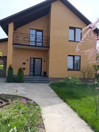 Продаж будинку з ремонтом і гаражем, район Старе місто - фото 1