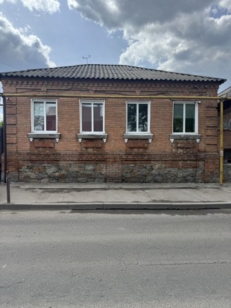 Продам будинок в центрі - фото 1