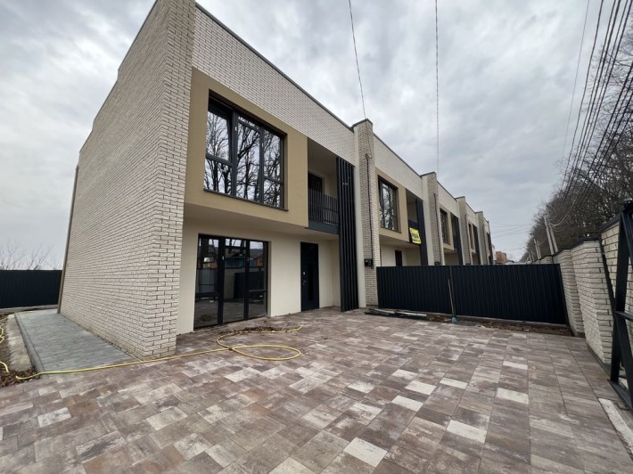 Таунхаус без комісії на перемичці - фото 1