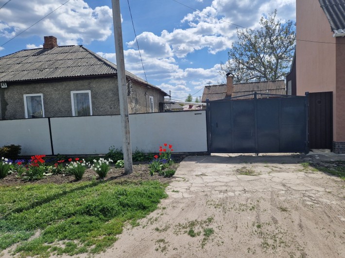 Продам пів будинку, окремий великий участок,район Кущівка - фото 1