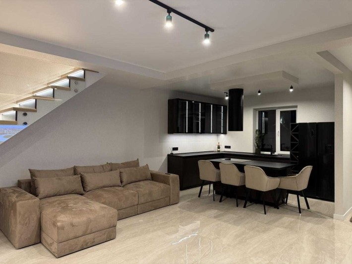 Продаж БУДИНОК Осокорки 130 кв м 4 к ремонт ДИСКОНТ БЕЗ % - фото 1