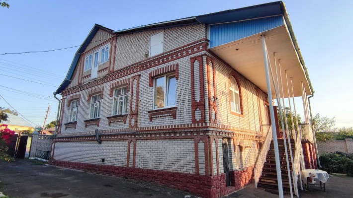 Великий будинок під різні види діяльності. - фото 1