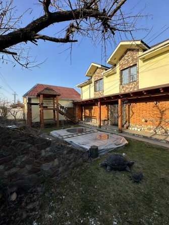 Великикий будиннок в Житомирі, район Марʼянівка - фото 1