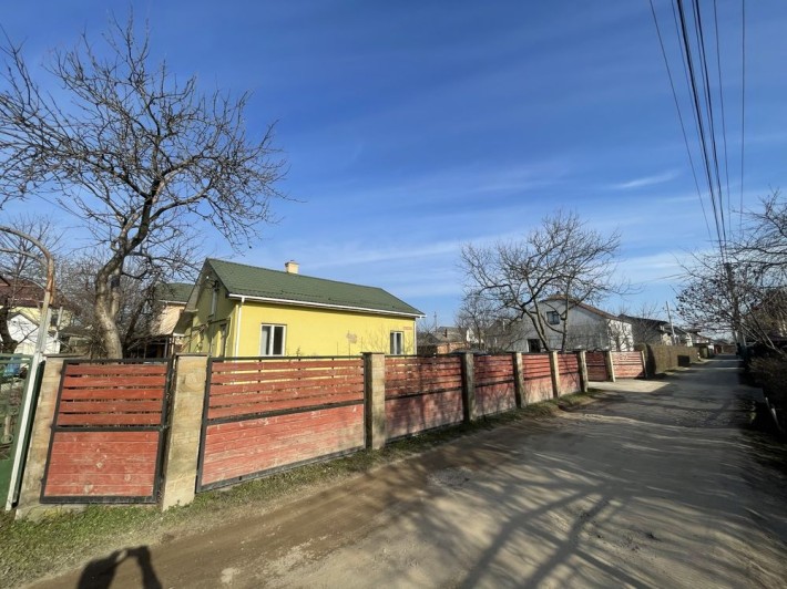 Продаж двох будинків за ціною одного - фото 1