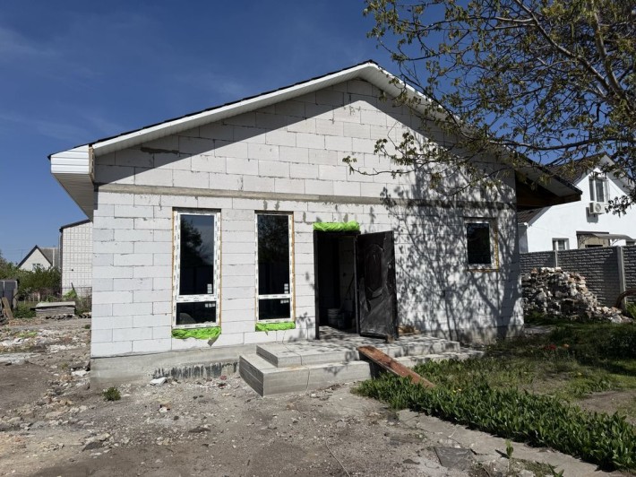 Продаж будинку 100 кв.метрів права сторона ( газ,світло, вода) - фото 1