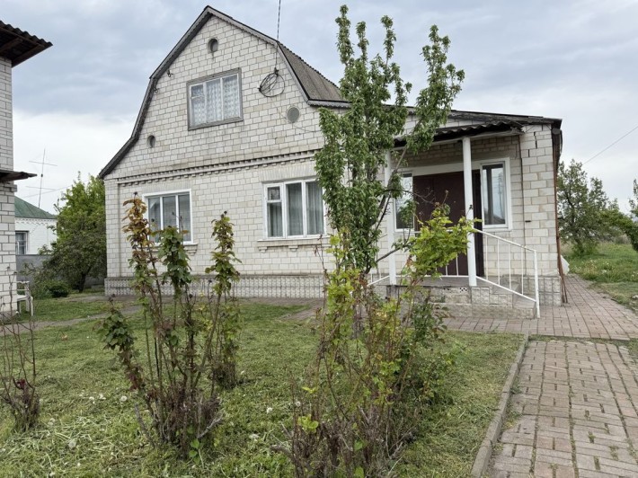 Продаж будинку в центральній частині м.Бориспіль 92 кв.м + 10 соток - фото 1